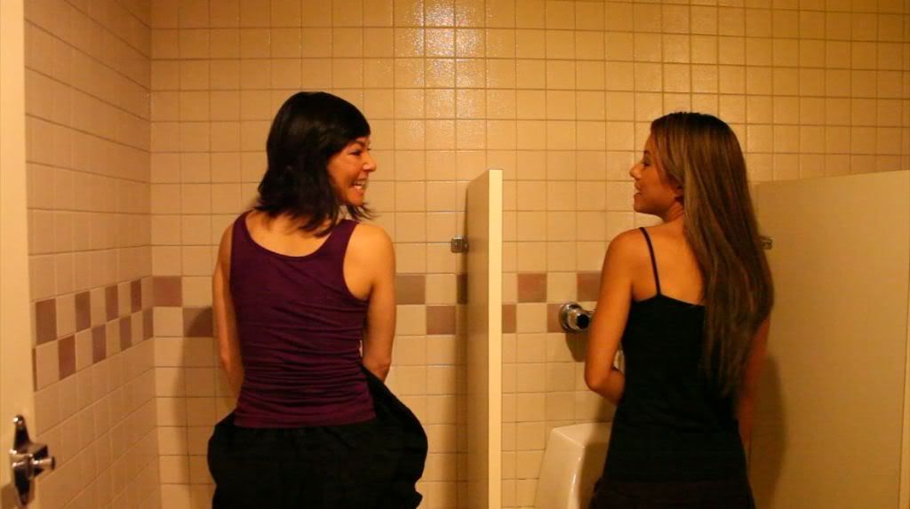 jessie j nude fuck girl using a urinal